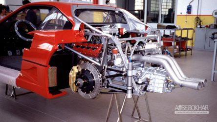 عکس هایی از موتور F40 فراری