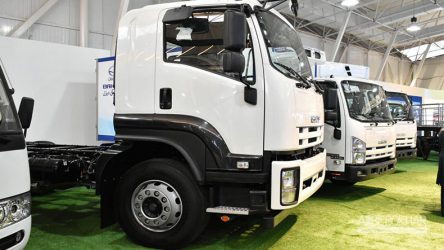 گروه بهمن با خودروهای تجاری در نمایشگاه حمل و نقل و خدمات شهری