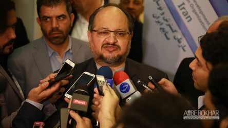 وزیر صنعت استعفا داد