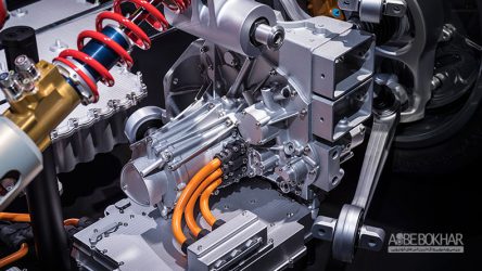 بررسی سیستم تعلیق AMG پروژه یک؛ شاهکار مهندسی آلمانی