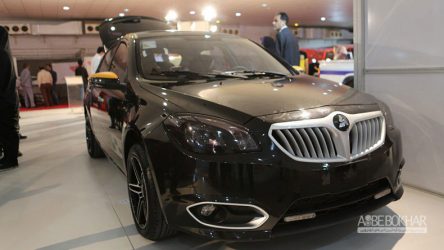 آغاز به کار نمایشگاه خودرو بندرعباس+ عکس