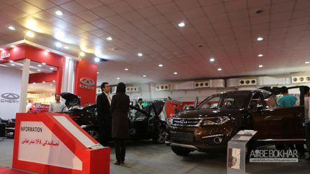 آغاز به کار نمایشگاه خودرو بندرعباس+ عکس
