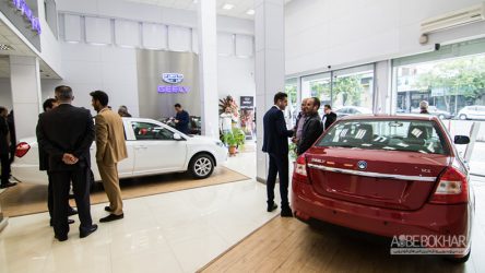 اولین نمایشگاه مرکزی خودروسازان بم و جیلی در تهران افتتاح شد