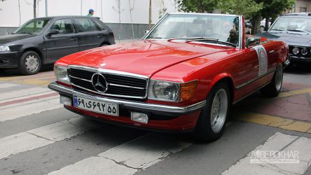 کاروان خودروهای کلاسیک در تهران به راه افتاد+ویدیو