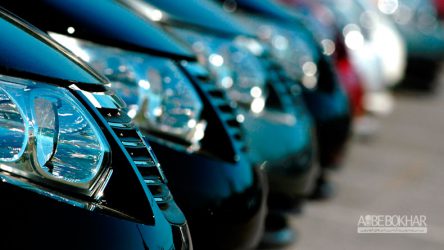 قیمت خودروها در بازار کاذب است