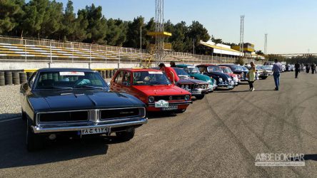 چهاردهمین رالی تور رسمی خودروهای کلاسیک در تهران آغاز شد