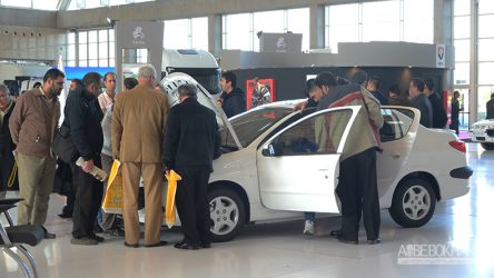 استقبال بازدیدکنندگان در روزهای پایانی سومین نمایشگاه خودروی تهران + آلبوم تصاویر
