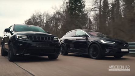 رقابت دیدنی تسلا مدل ایکس با جیپ گرند چیروکی ترک هاوک