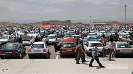 ترمز تقاضای خودرو کشیده شد/ هیچ قطعه‌ای به عمد در گمرک نمانده است