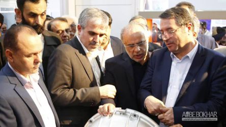 بازدید وزیر صنعت، معدن و تجارت از غرفه گروه سایپا