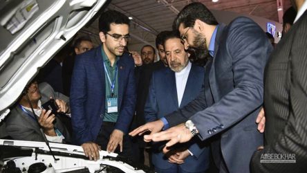 رئیس‌دفتر رئیس‌جمهور از غرفه گروه خودروسازی سایپا بازدید کرد