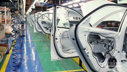 مقاومت خودروسازان در برابر فروش اموال