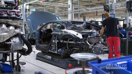 نگاهی به خط تولید آئودی R8 فیس لیفت