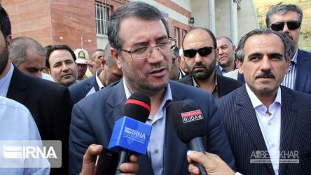 سهام خودروسازان را به شخص نمی‌دهیم