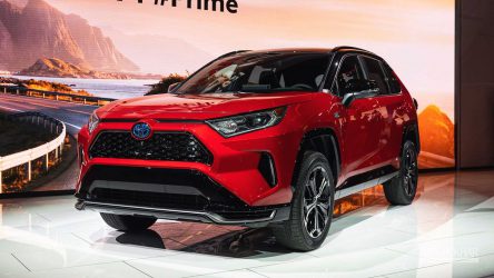 تویوتا RAV4 پلاگین هیبریدی