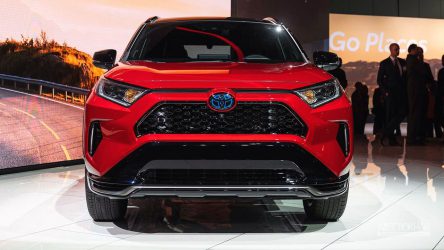 تویوتا RAV4 پلاگین هیبریدی