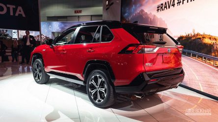 تویوتا RAV4 پلاگین هیبریدی