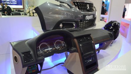 بازدید مسئولان از غرفه «کروز» در نمایشگاه قطعات تهران