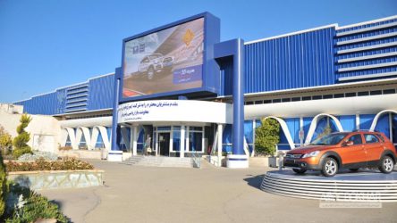 تحویل حضوری خودرو به مشتریان درسایت مرکزی ایران خودرو