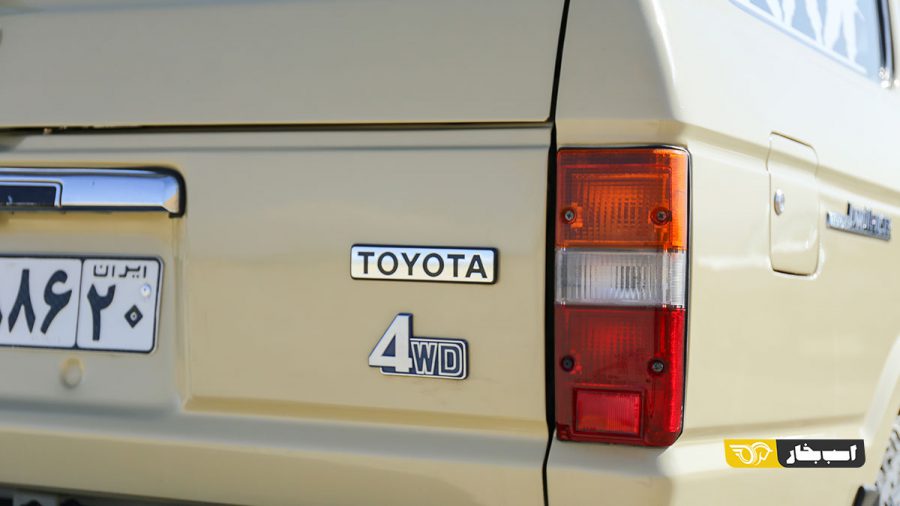تویوتا لندکروزر سری 60