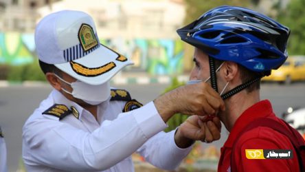 اهدای تجهیزات ایمنی به دوچرخه سواران در روز ایمنی حمل و نقل و سه شنبه های بدون خودرو