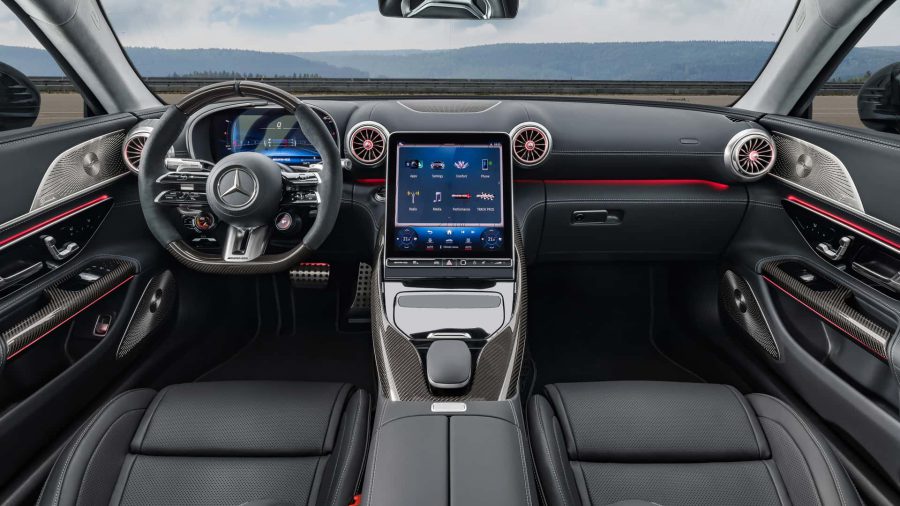 کابین مرسدس بنز AMG GT کوپه 2024