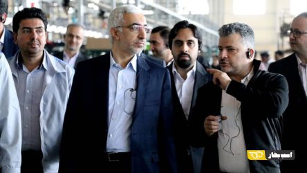 بازدید رئیس سازمان بورس از کارخانه و مجموعه های قطعه سازی شرکت کرمان موتور
