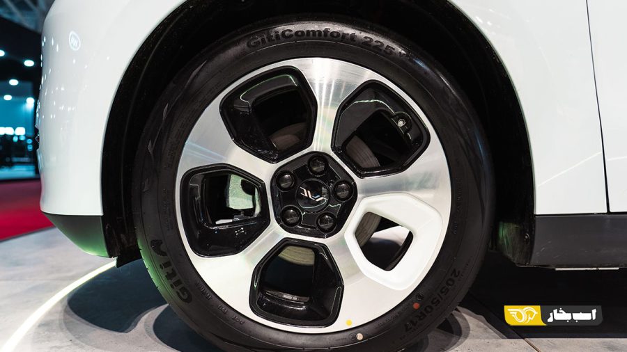 کی ام سی E30X