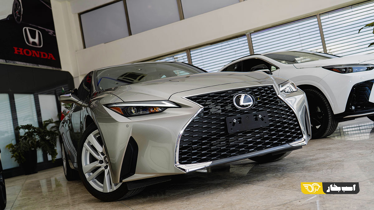 لکسوس IS300 LEXUS
