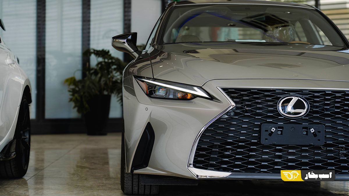 لکسوس IS300 LEXUS