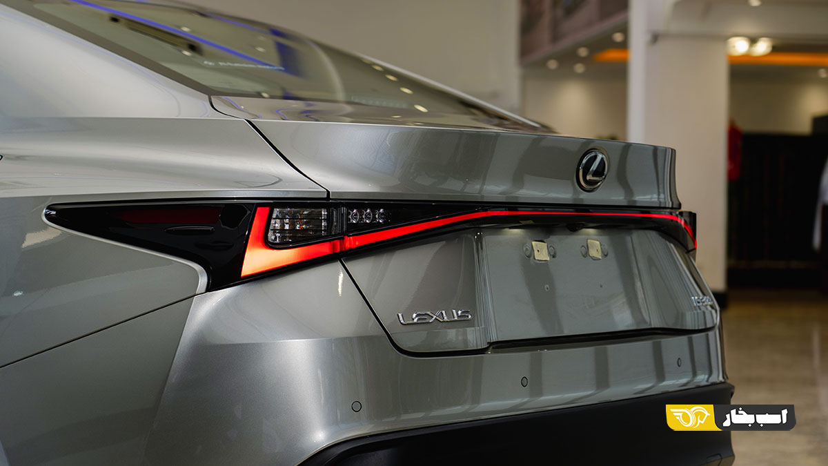 لکسوس IS300 LEXUS