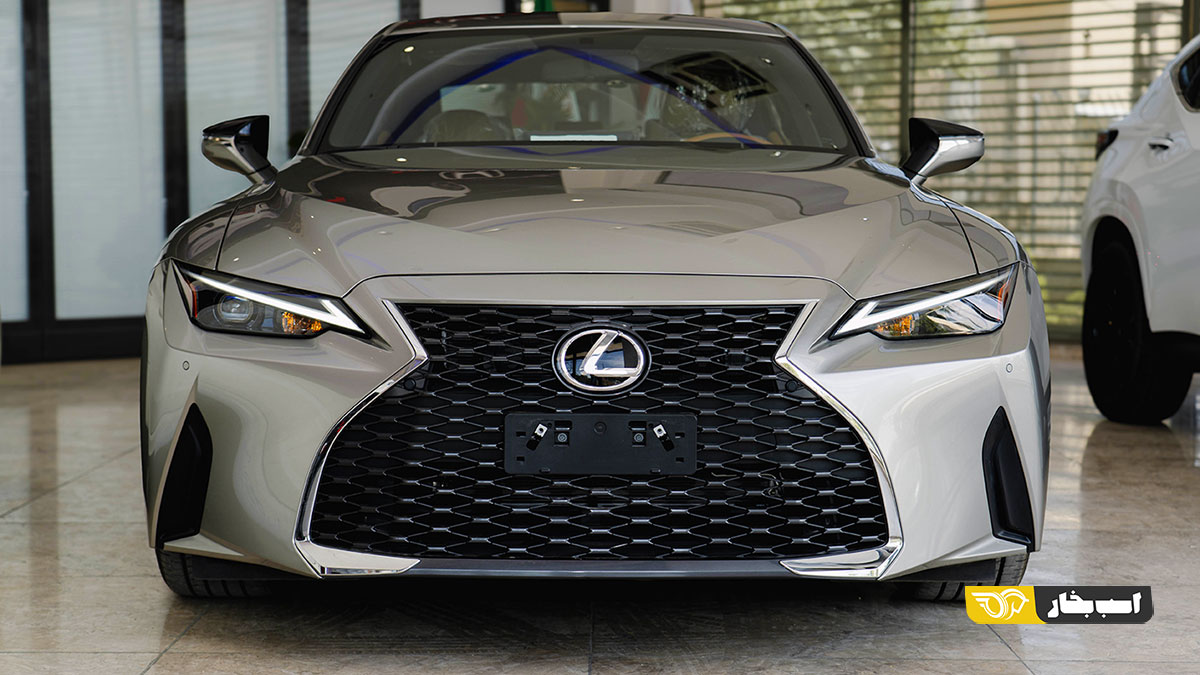 لکسوس IS300 LEXUS