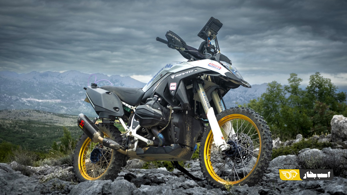 ب ام و R1300RR رالی