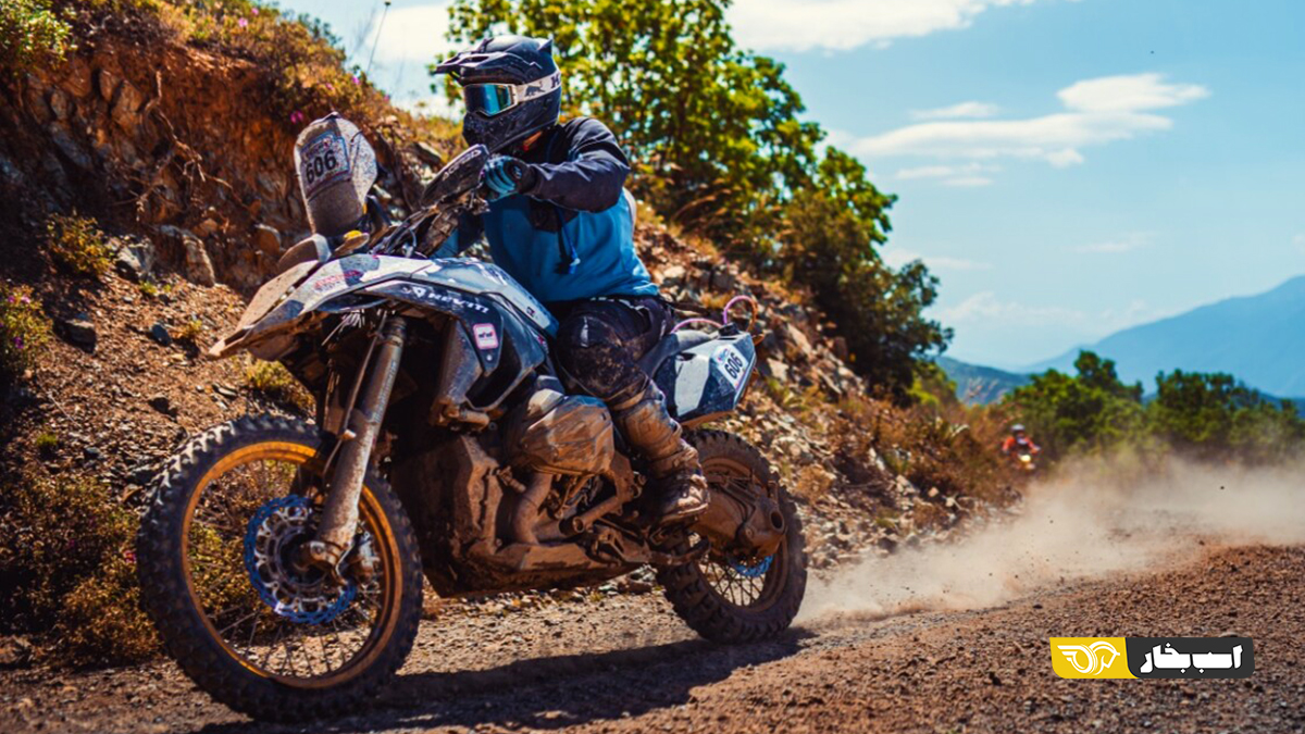 ب ام و R1300RR رالی