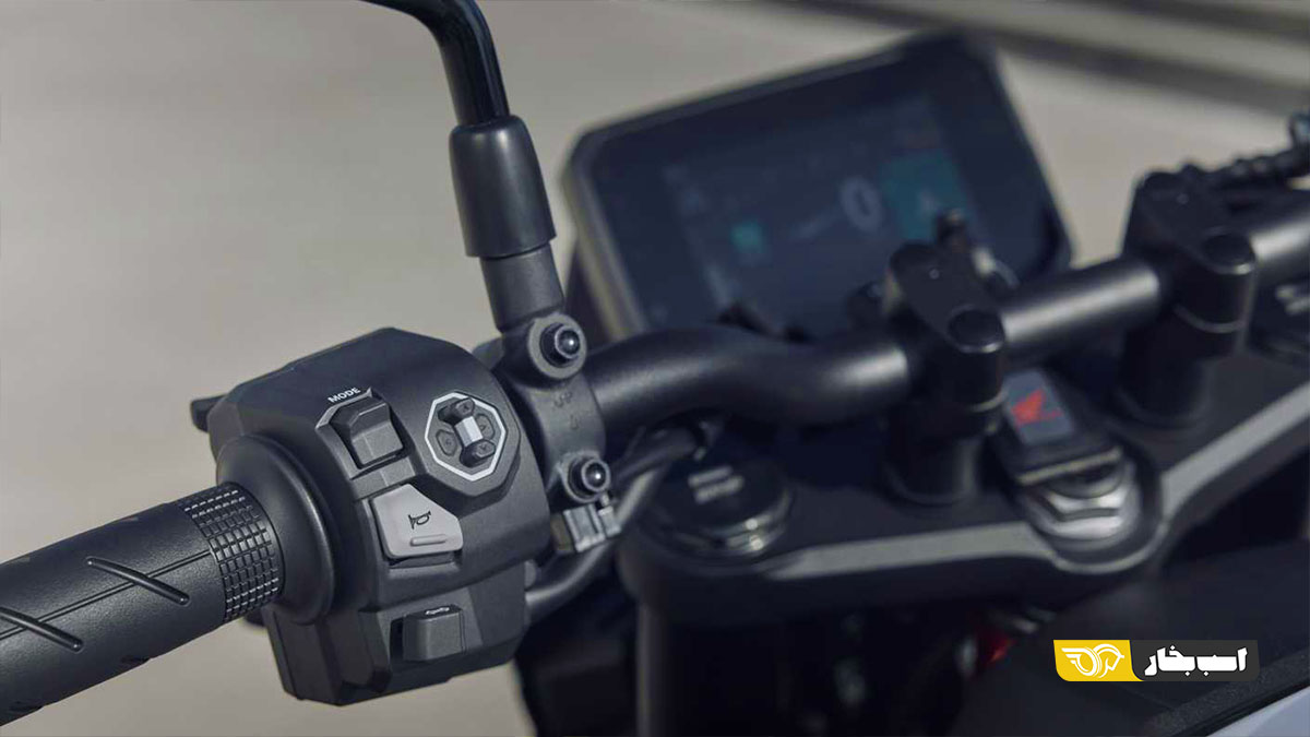 هوندا CB750 Hornet E-Clutch
