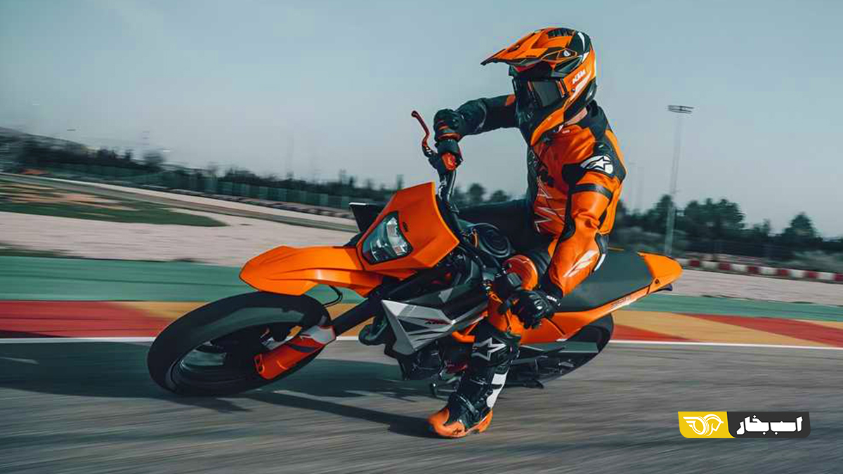 کی‌تی‌ام 390 SMC R