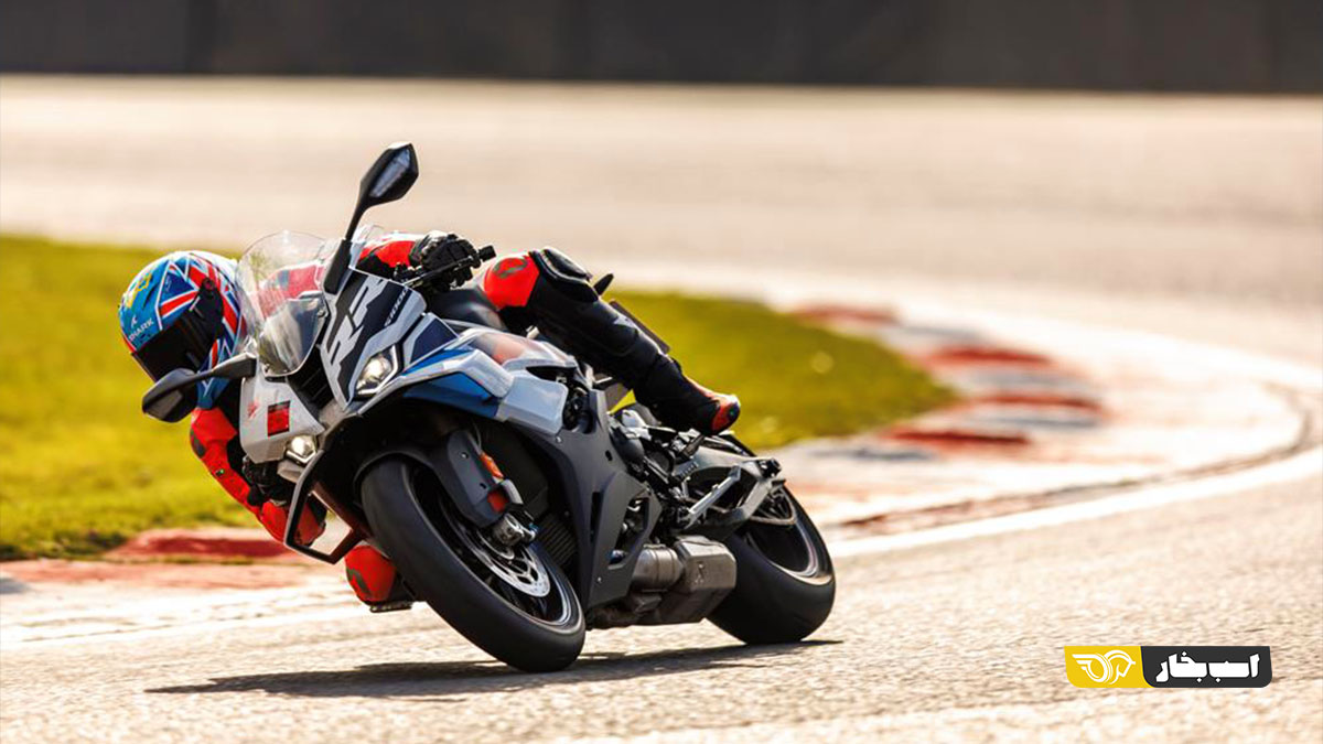 دوکاتی پانیگاله V4 R و ب‌ام‌و S1000RR