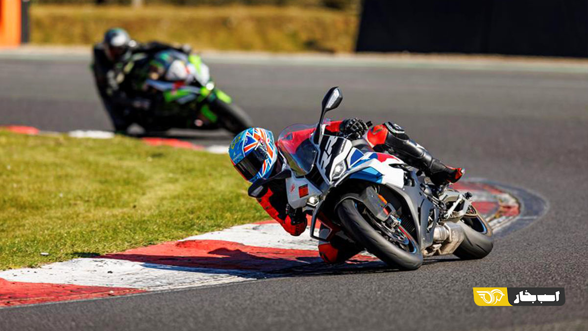 دوکاتی پانیگاله V4 R و ب‌ام‌و S1000RR