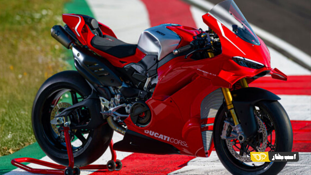 دوکاتی پانیگاله V4 R و ب‌ام‌و S1000RR