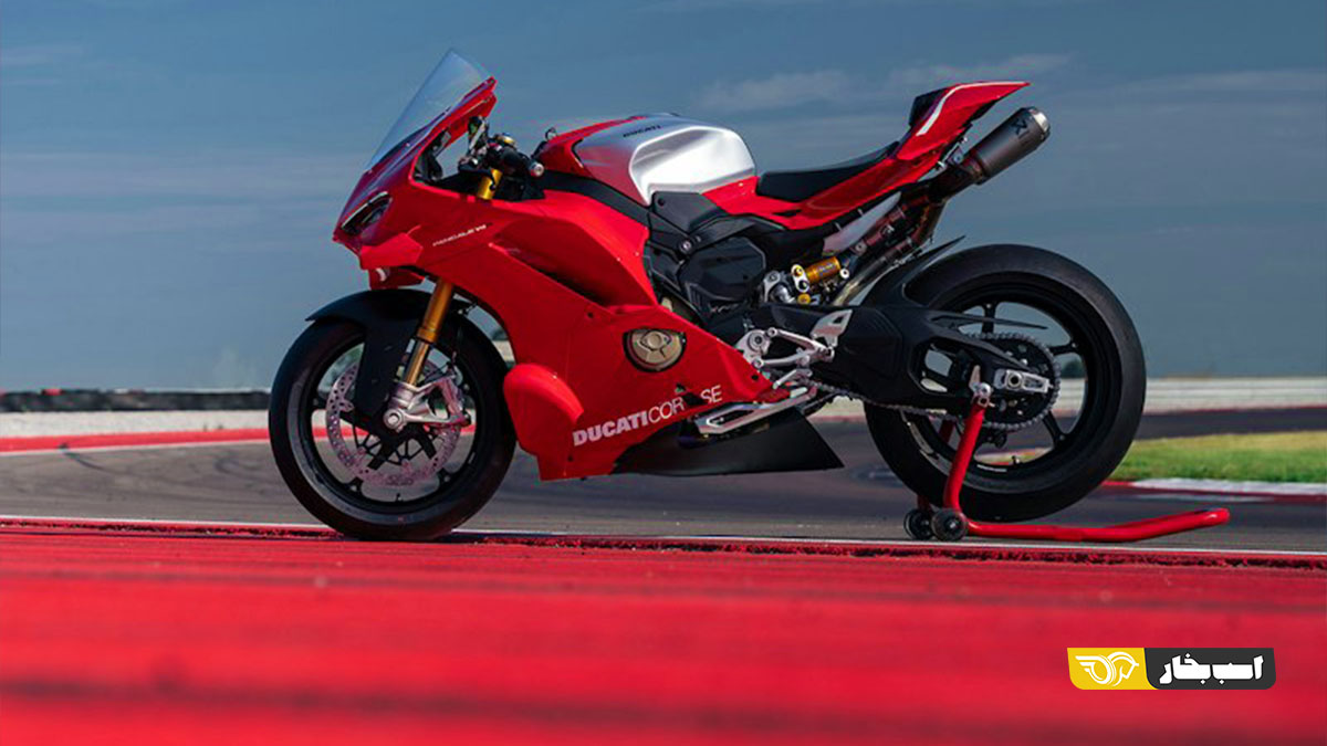 دوکاتی پانیگاله V4 R و ب‌ام‌و S1000RR