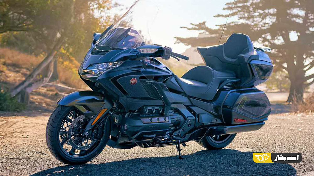 بامو R 1300 RT و هوندا گلد وینگ