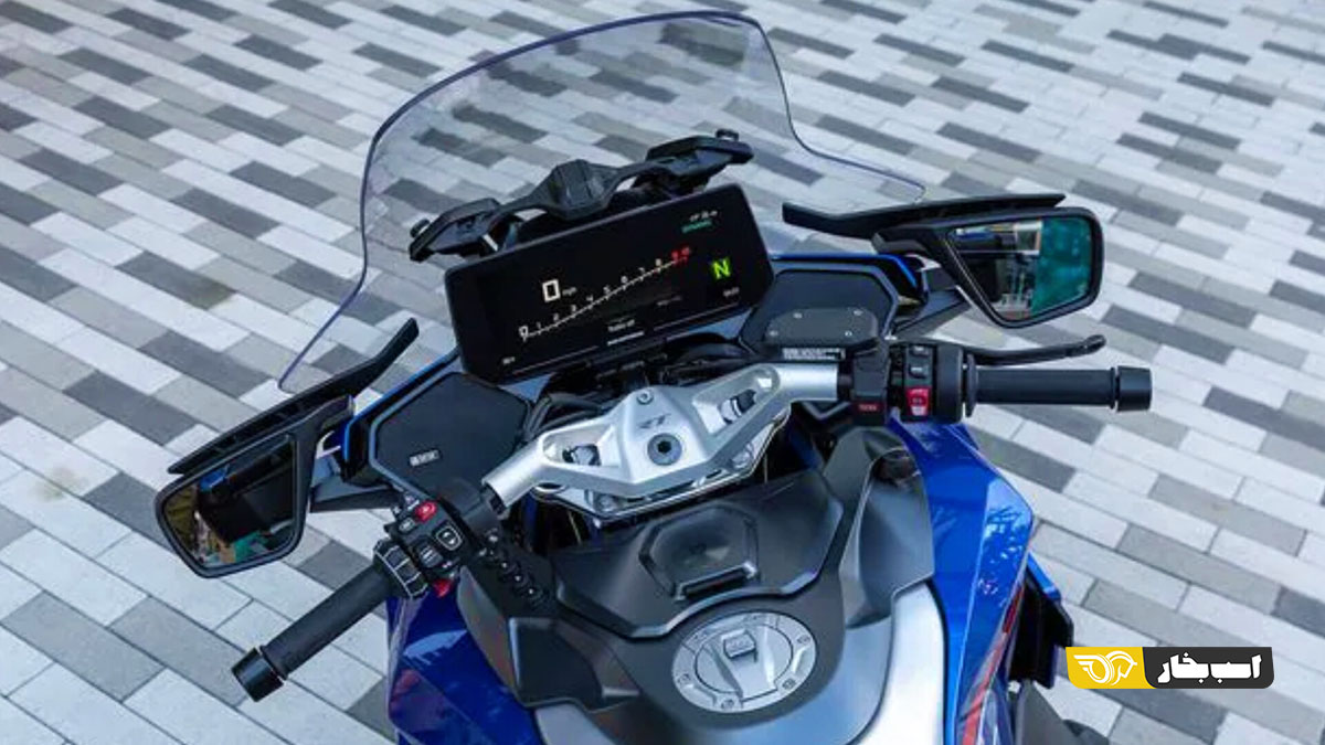 بامو R 1300 RT و هوندا گلد وینگ